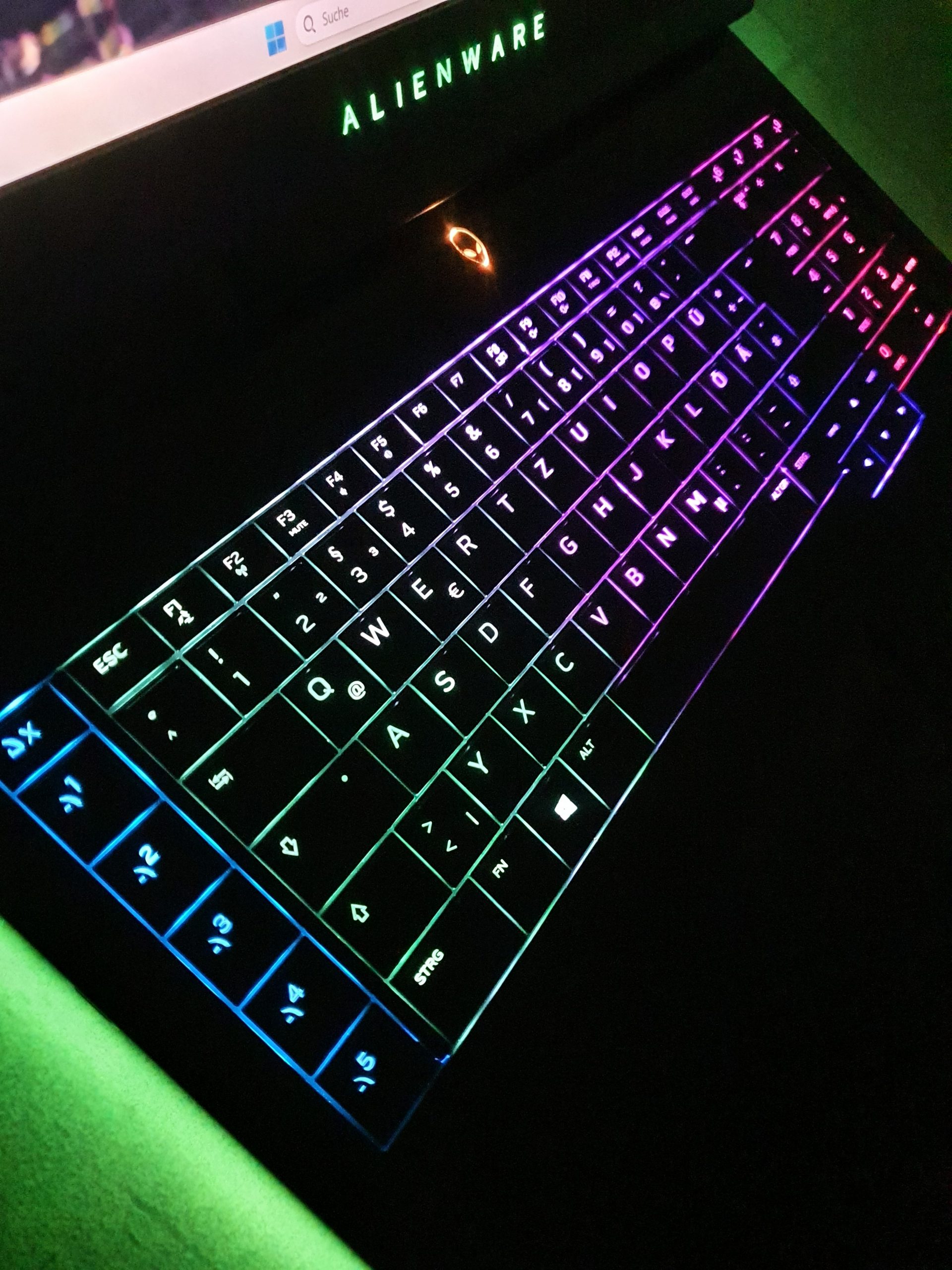 Alienware 17 R5 HIGH END Gaming i9 17 Zoll 4K Display 3Festplatten 32GB RAM – Bild 6