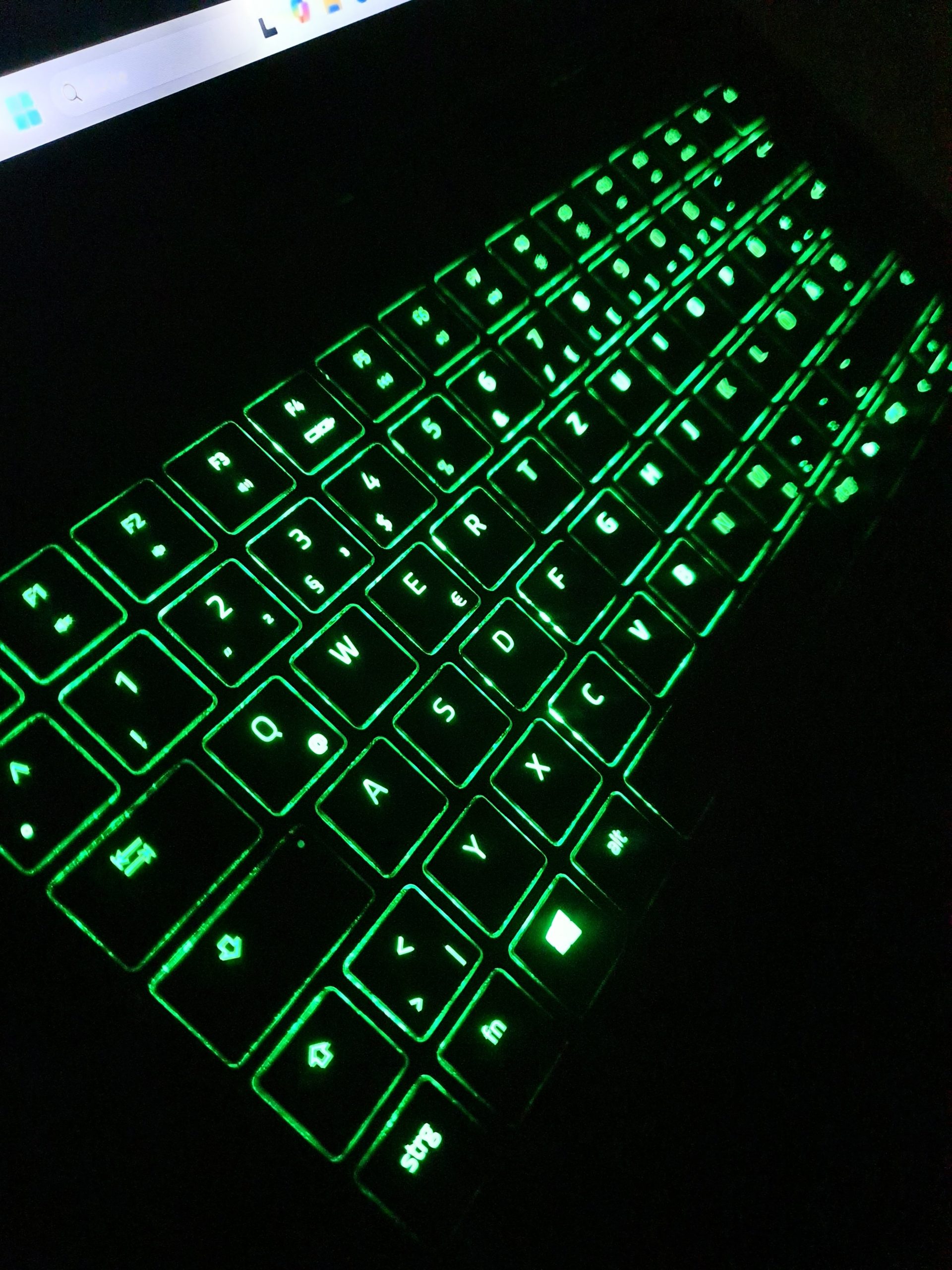 Razer Blade 15 RZ09 i7-10750H HEXA Core Full HD 16GB RAM 512GB SSD Win 11 – Bild 4