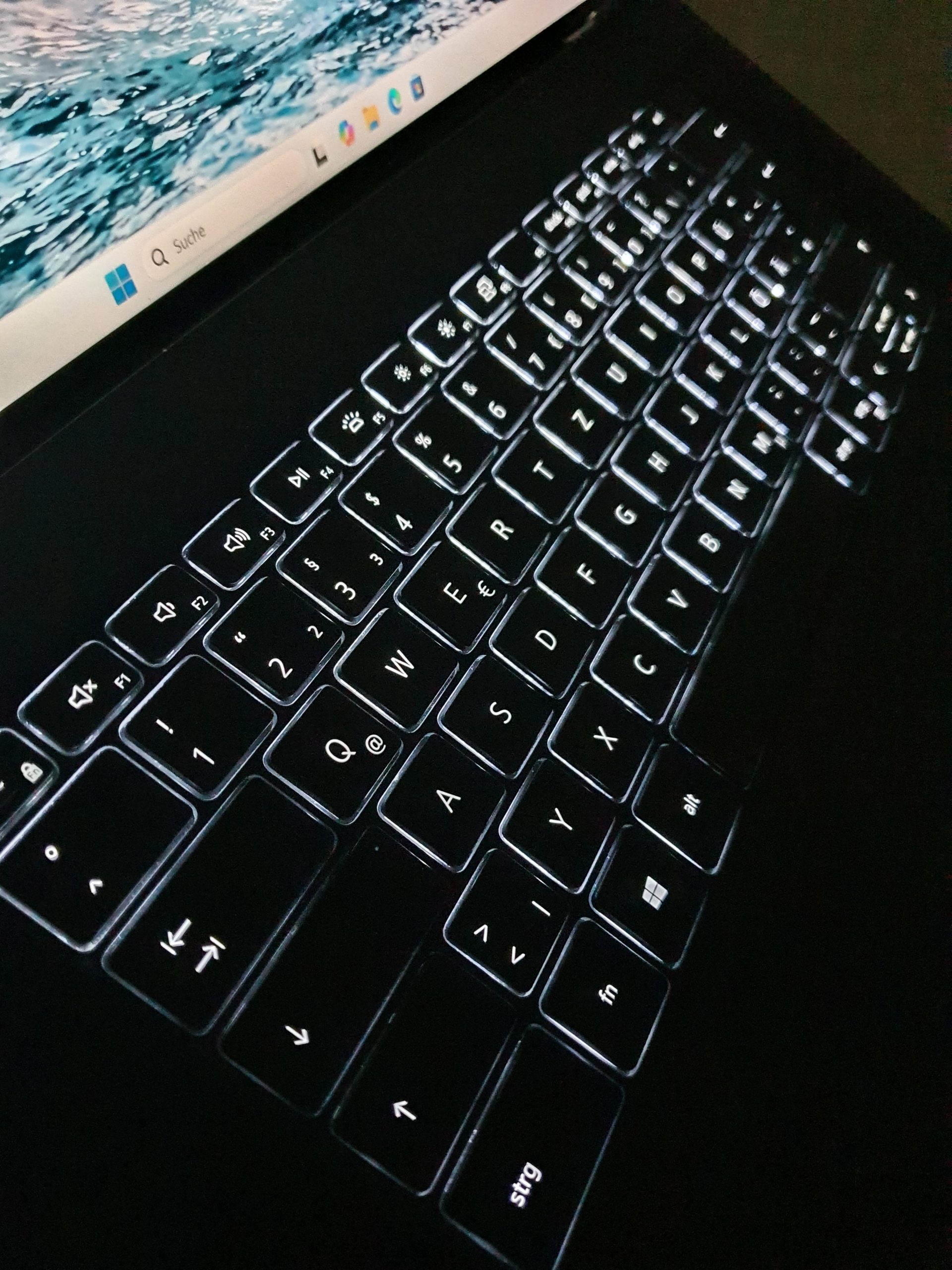 Dell XPS 17 9700 17" i9-10885H 4K Touchscreen RTX 2060 2 Festplatten Win 11 – Bild 5