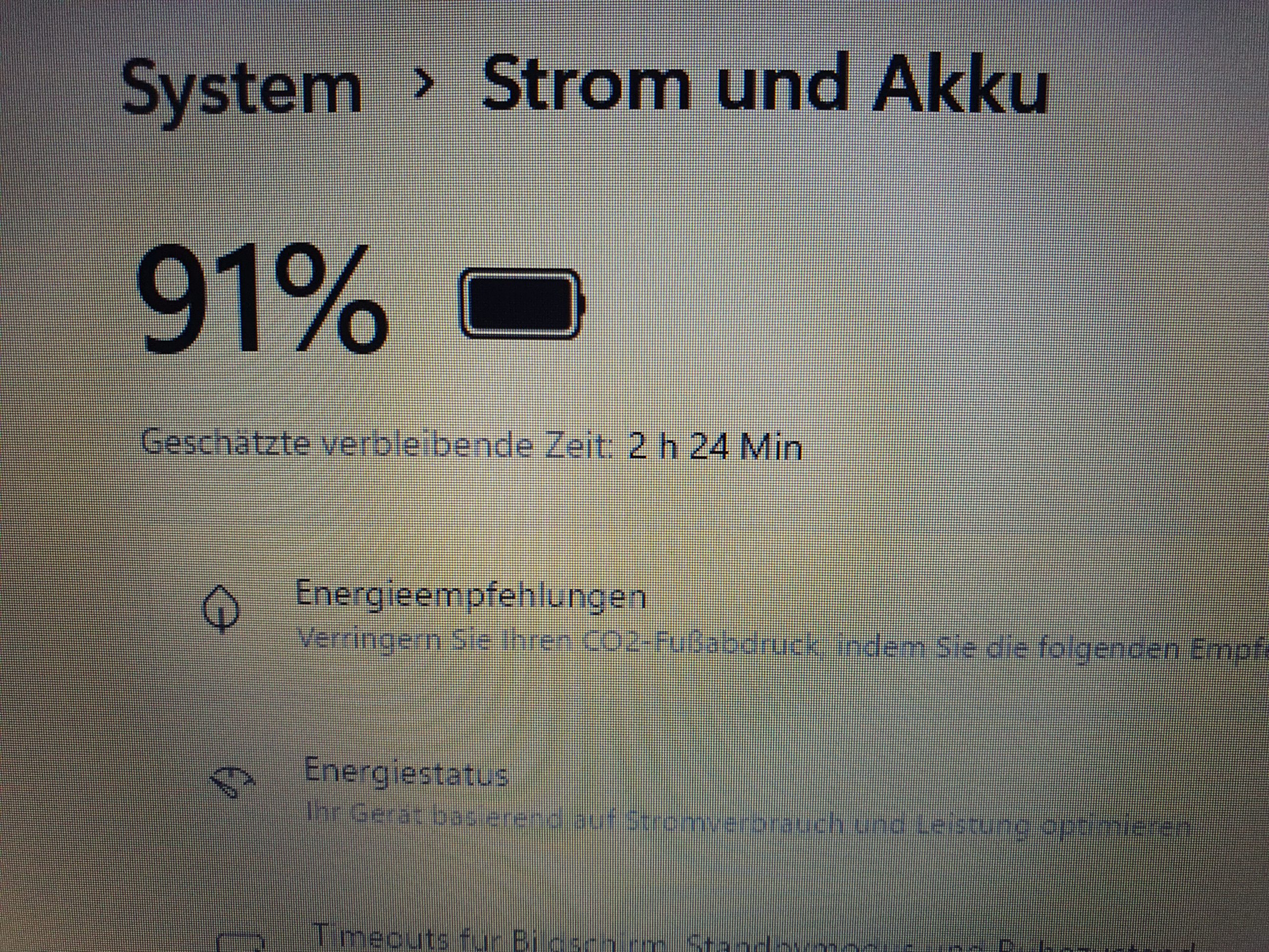 Lenovo V320 17,3 Zoll Laptop i5-8250U 8GB RAM 256GB SSD Win 11 fast wie NEU – Bild 10
